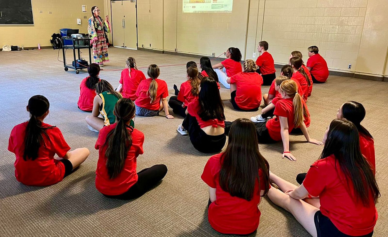 OSS DANCEFEST dancers learning