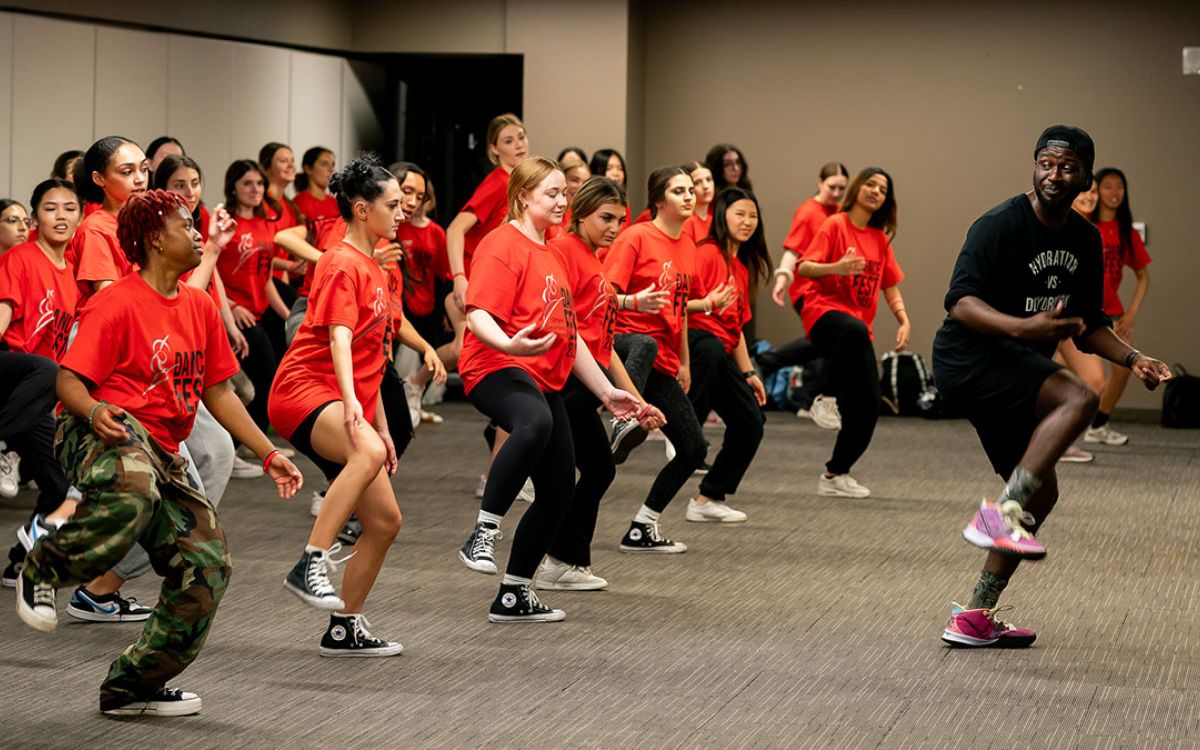 OSS DANCEFEST dancers with instructor